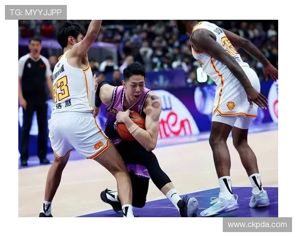 广东险胜深圳萨林杰领衔全队得分 广东险胜深圳萨林杰领衔全队得分